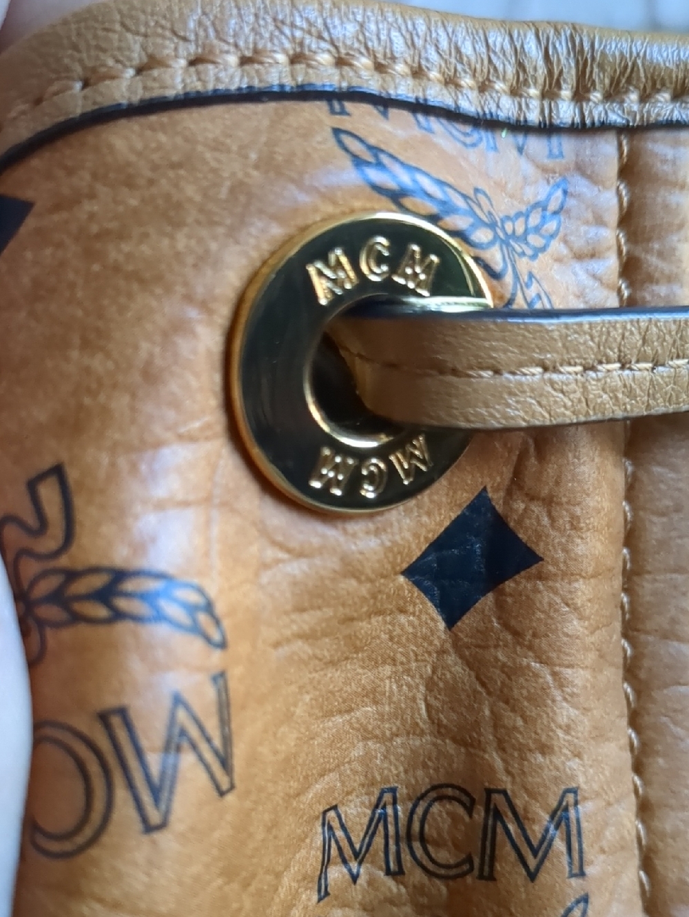 🧡MCM Cognac Monogram Tote with Gold Hardware. AUTHENTIC 🧡🧡 - Picture 11 of 16